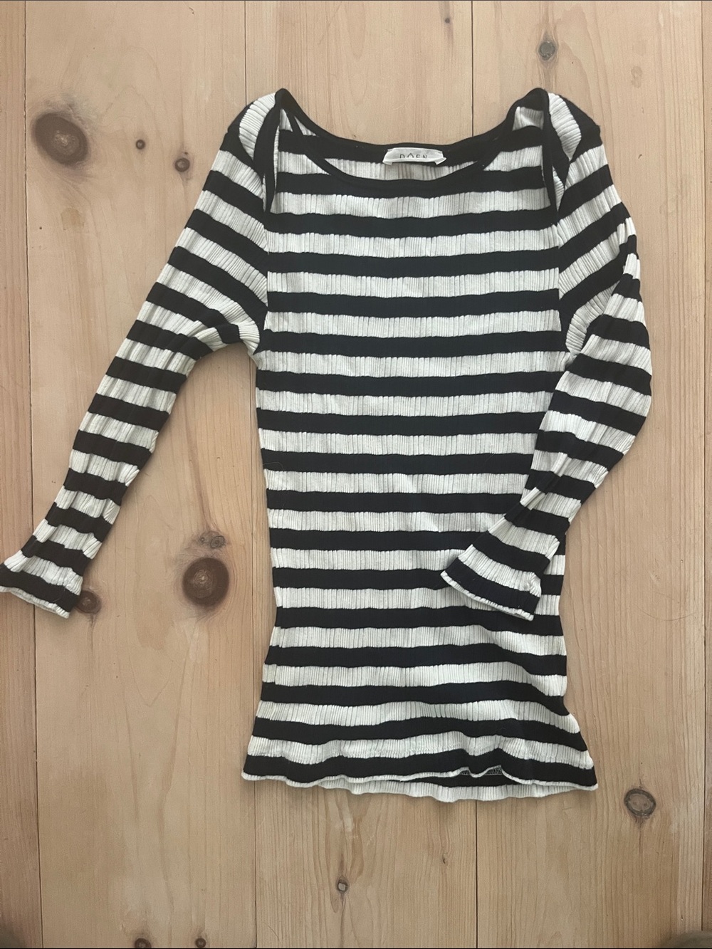 Doen Patti tee - Striped Ribbed Long-Sleeve Top - Navy & White